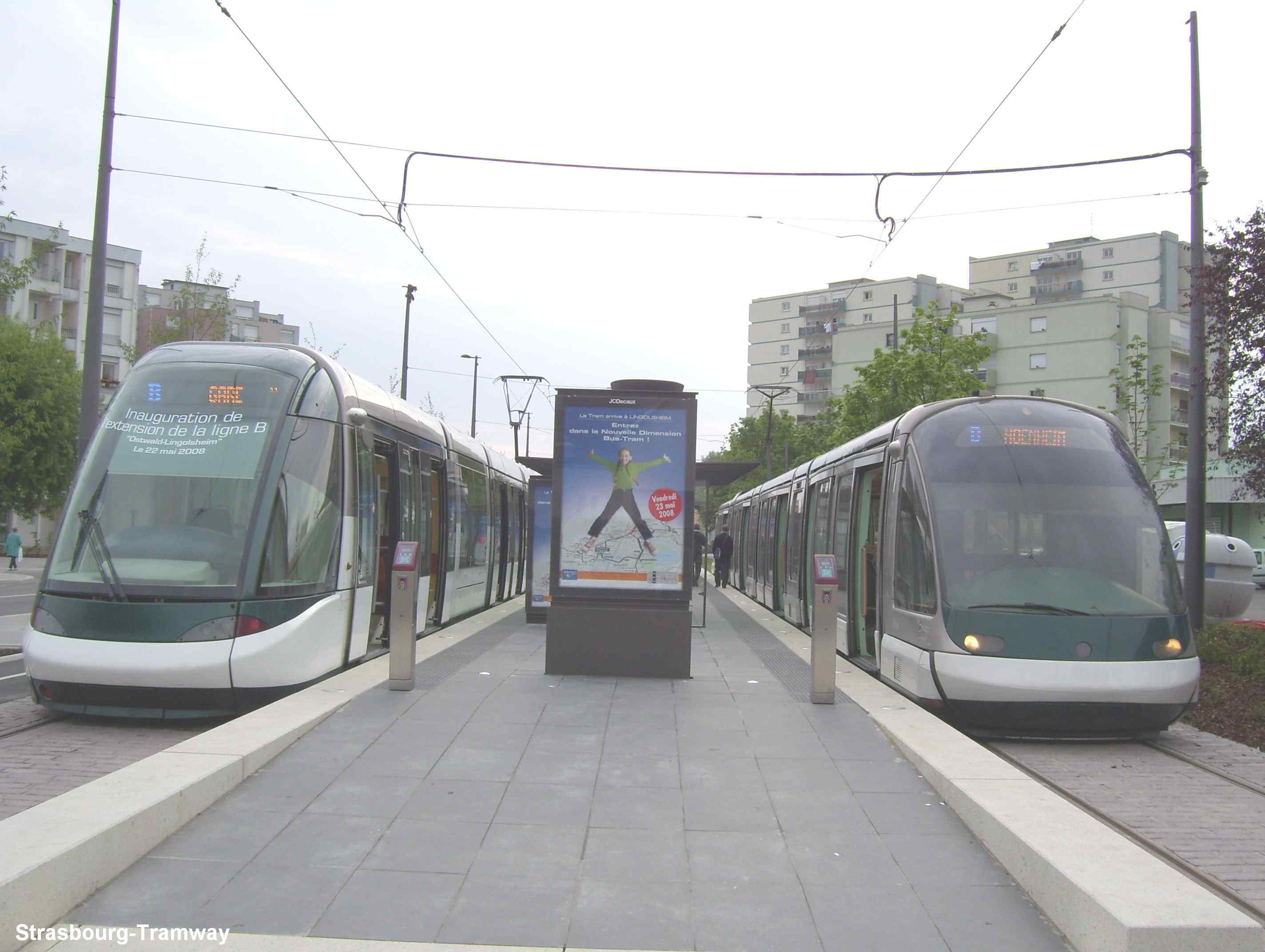 Un Citadis et un Eurotram  quai.